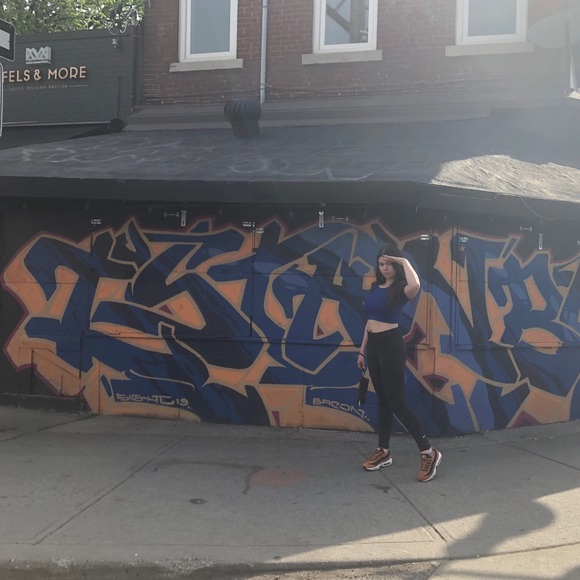 Meet your Posher, Sophia - Picture 1 of 1